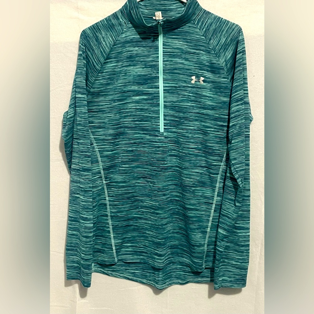 Women’s under armour top